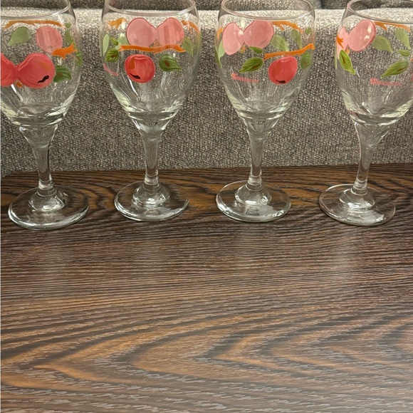 Vintage set of 4 Franciscan Apple Wine/Water glasses - Picture 5 of 6